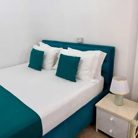 Anesti Apartment Himare