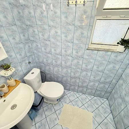 Anesti Apartment Himare